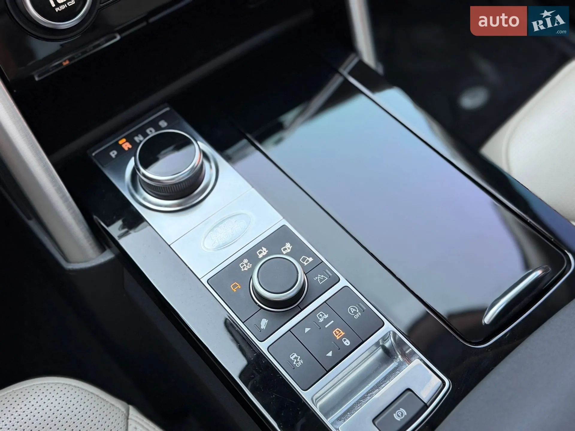 2019 Land Rover Discovery - мініатюра 19