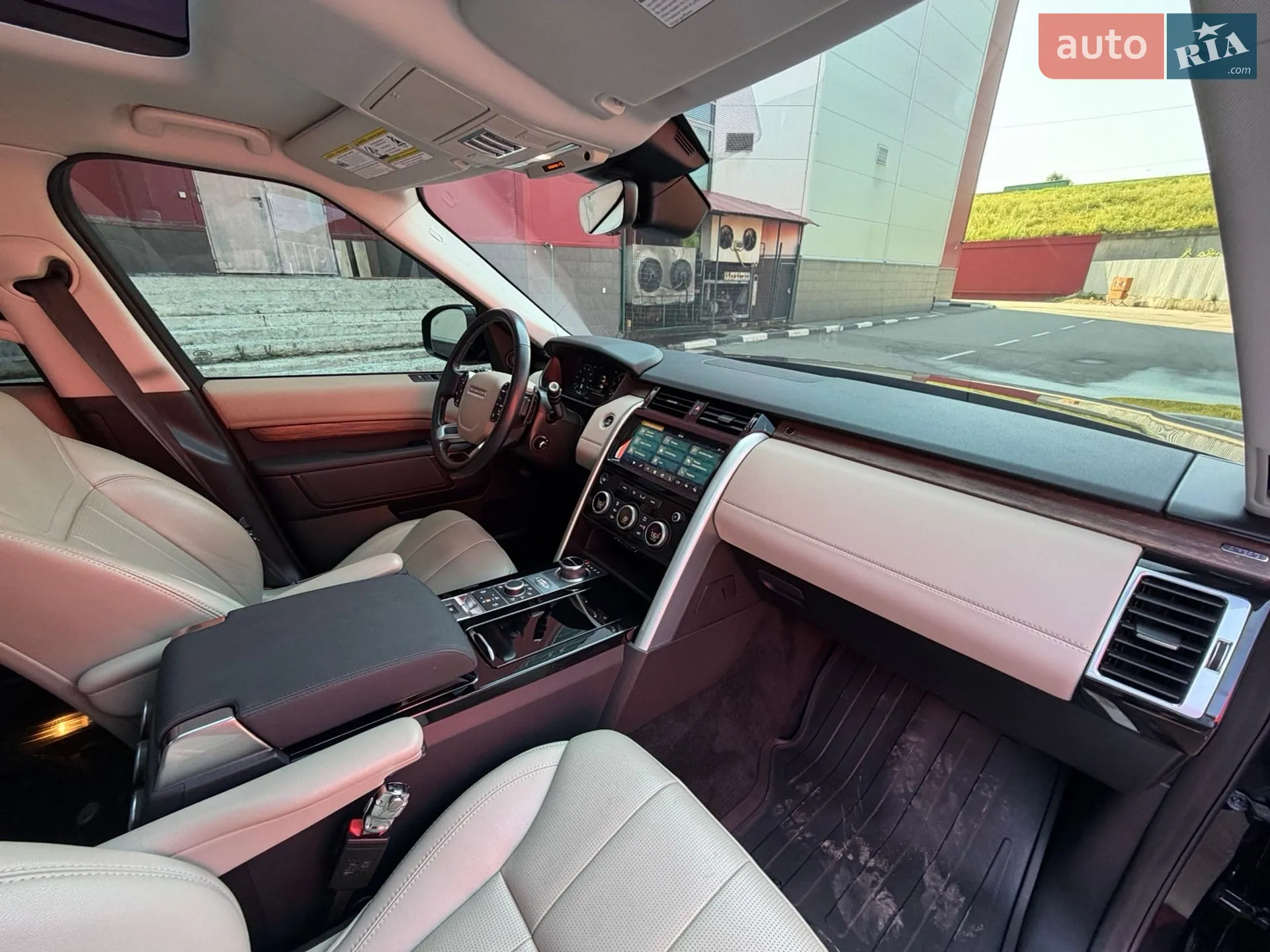 2019 Land Rover Discovery - мініатюра 29