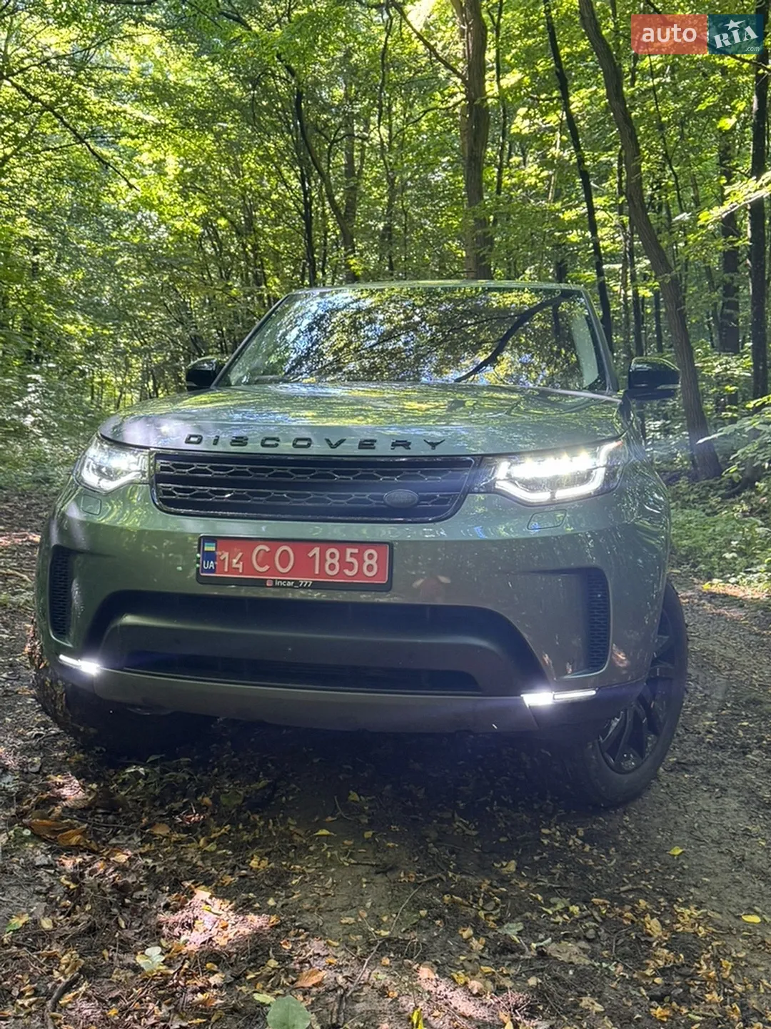 2017 Land Rover Discovery - мініатюра 16