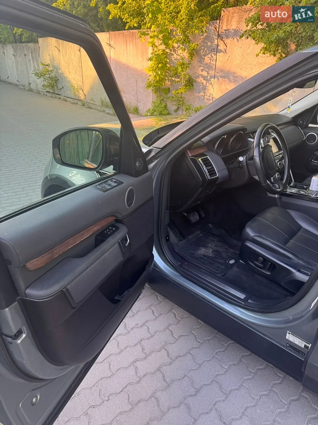 2017 Land Rover Discovery - мініатюра 38