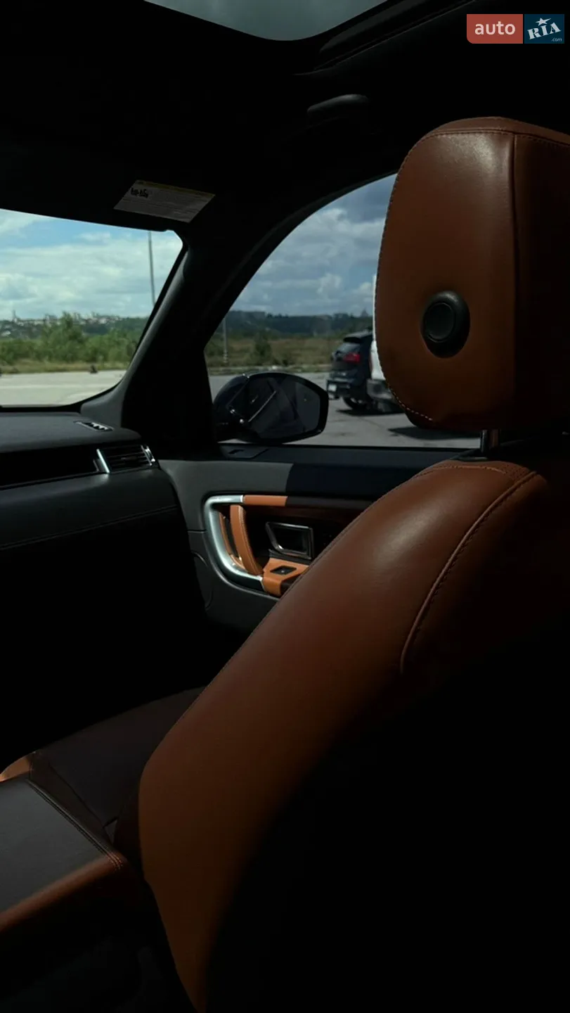 2016 Land Rover Discovery - мініатюра 32