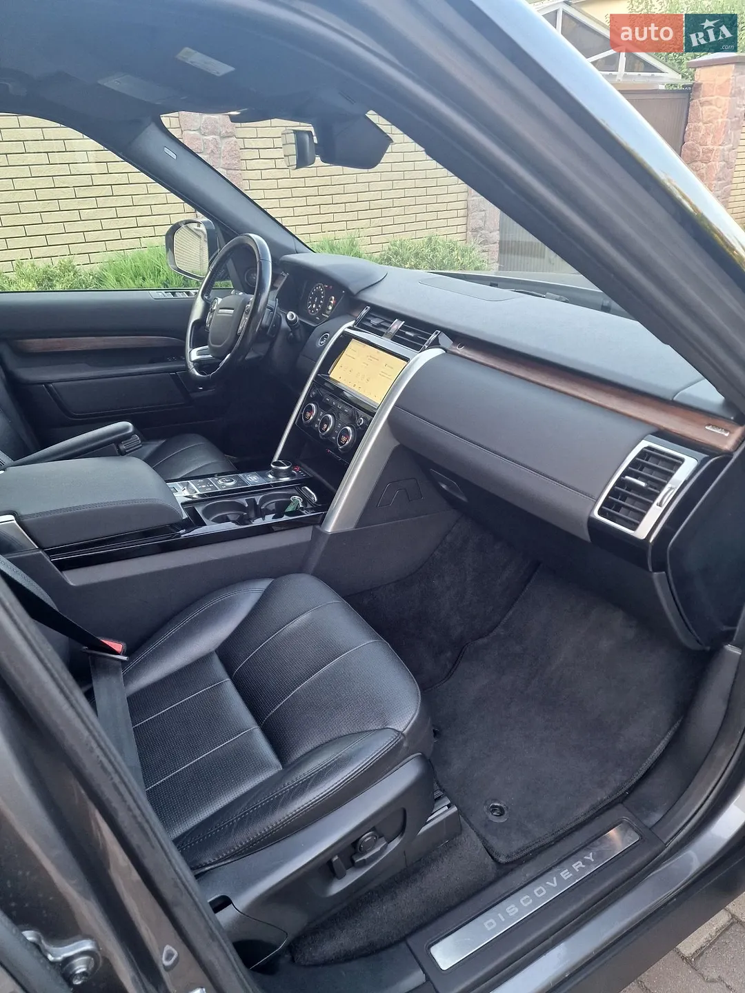 2018 Land Rover Discovery - мініатюра 17
