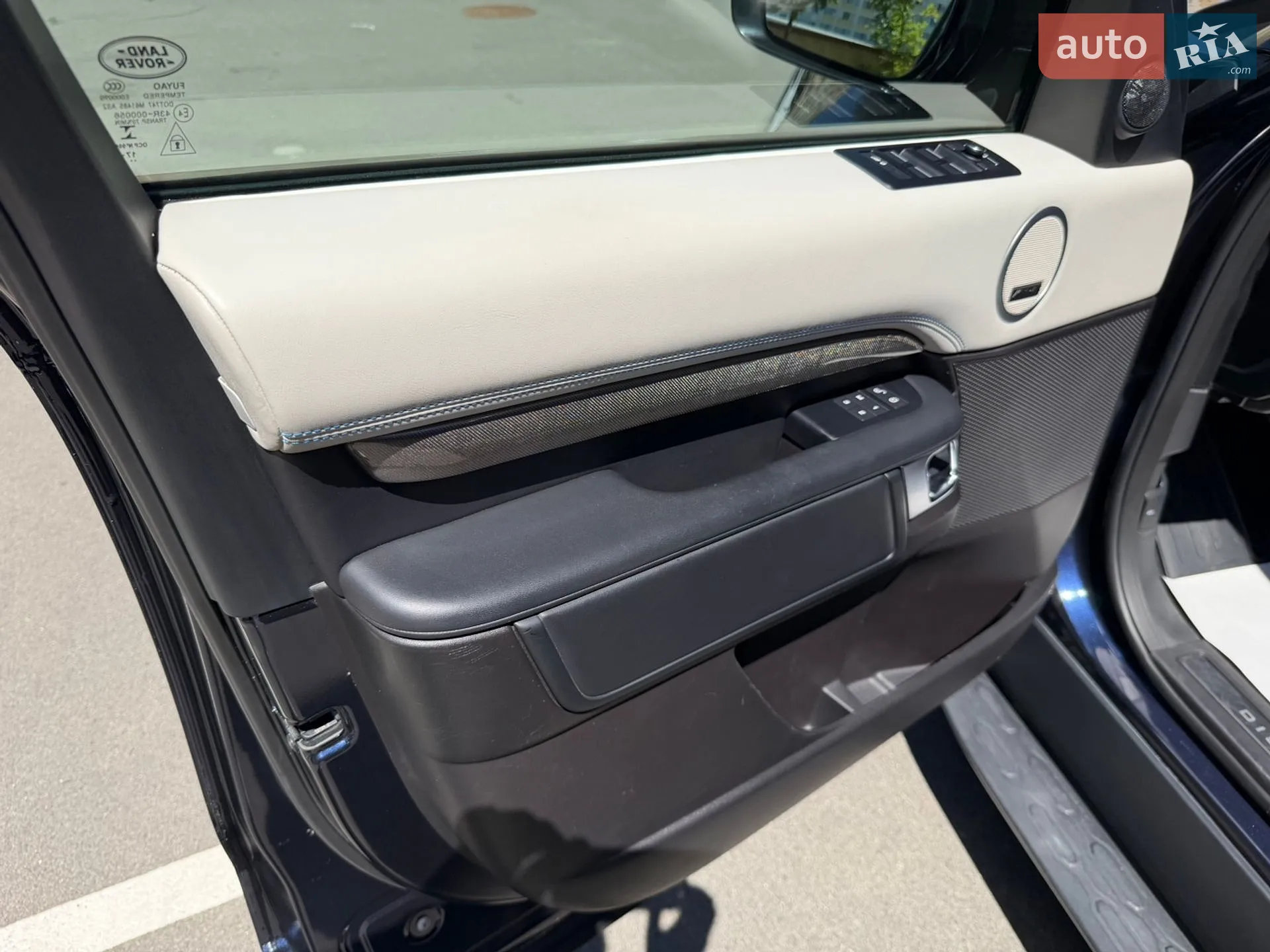2018 Land Rover Discovery - мініатюра 26