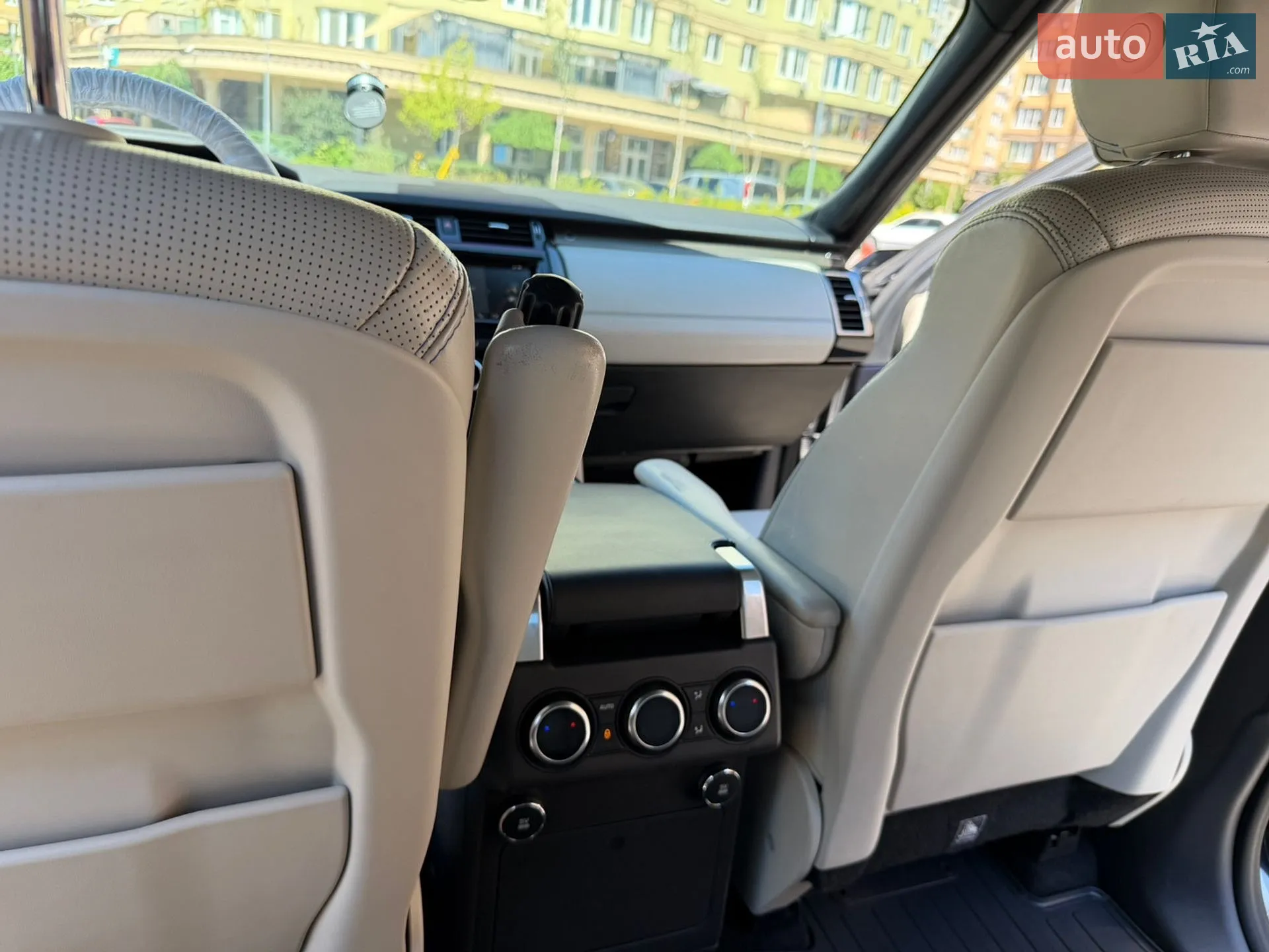 2018 Land Rover Discovery - мініатюра 32