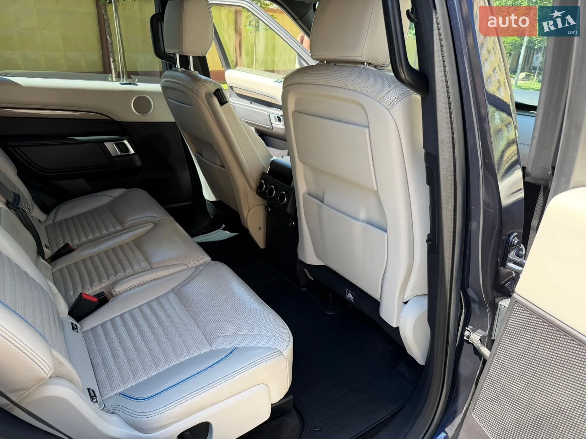 2018 Land Rover Discovery - мініатюра 39