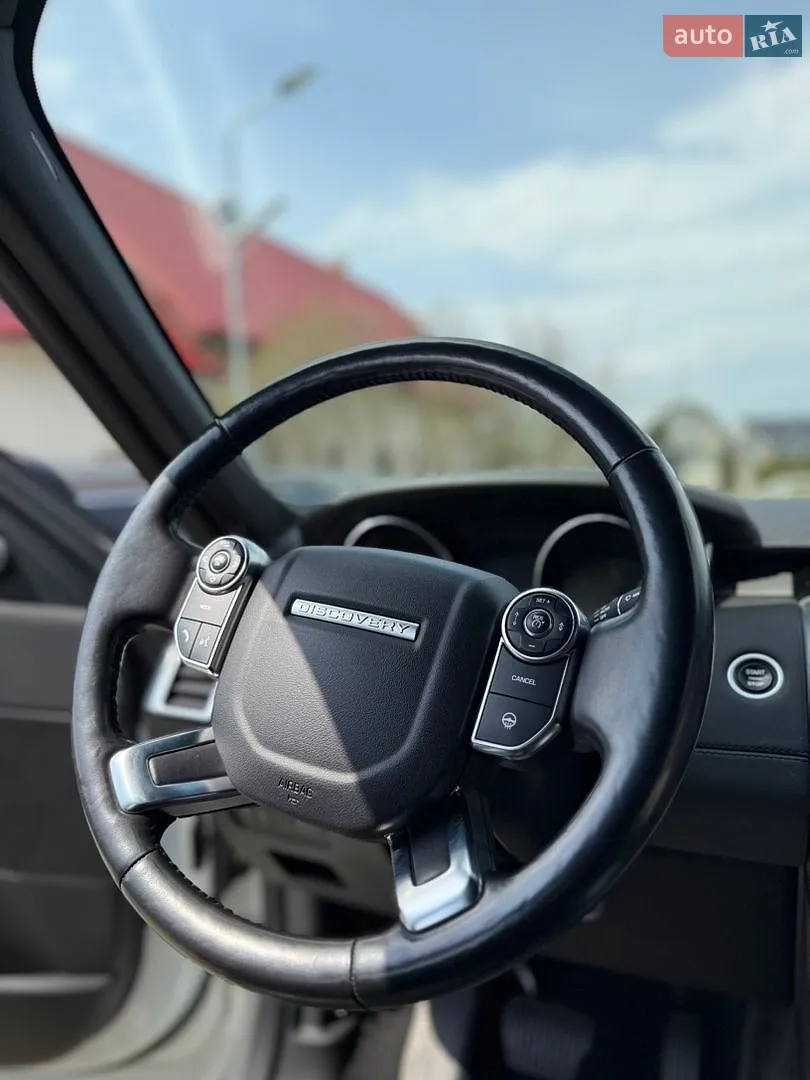 2017 Land Rover Discovery - мініатюра 17