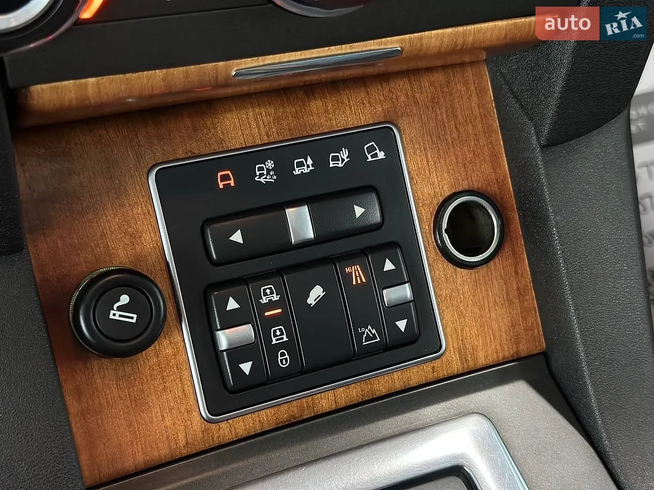 2014 Land Rover Discovery - мініатюра 24