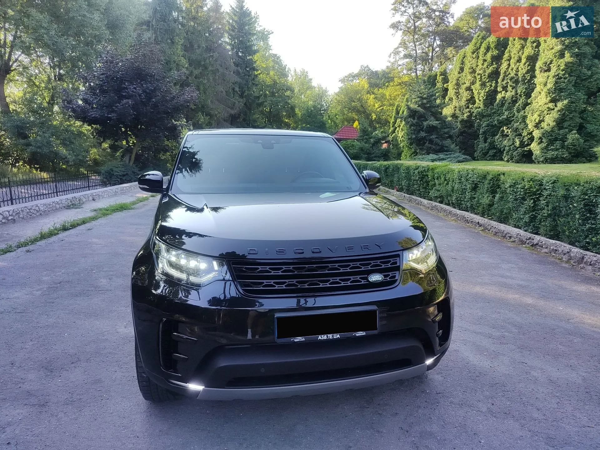 2017 Land Rover Discovery - мініатюра 25