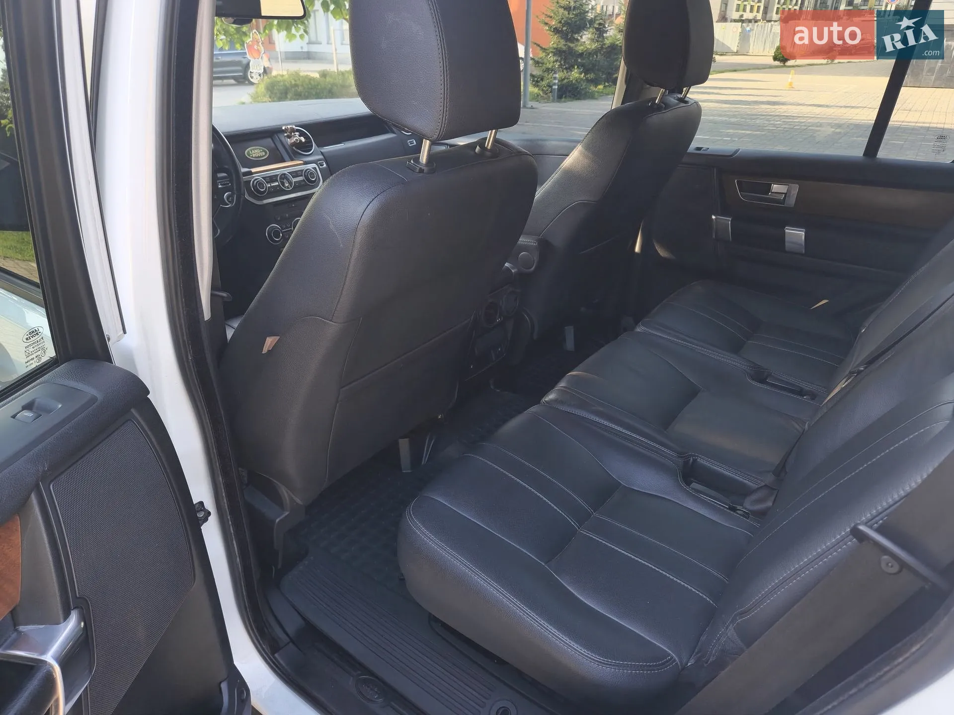 2015 Land Rover Discovery - мініатюра 12