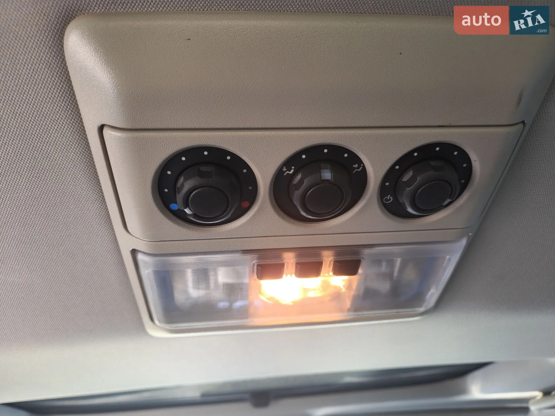 2015 Land Rover Discovery - мініатюра 14