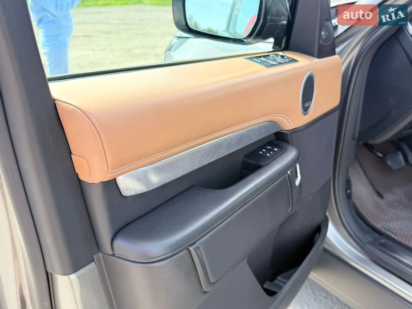 2017 Land Rover Discovery - мініатюра 44