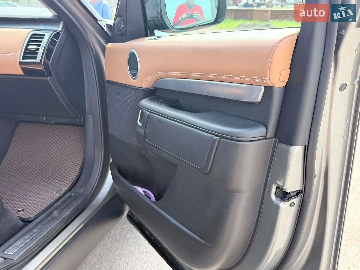 2017 Land Rover Discovery - мініатюра 54