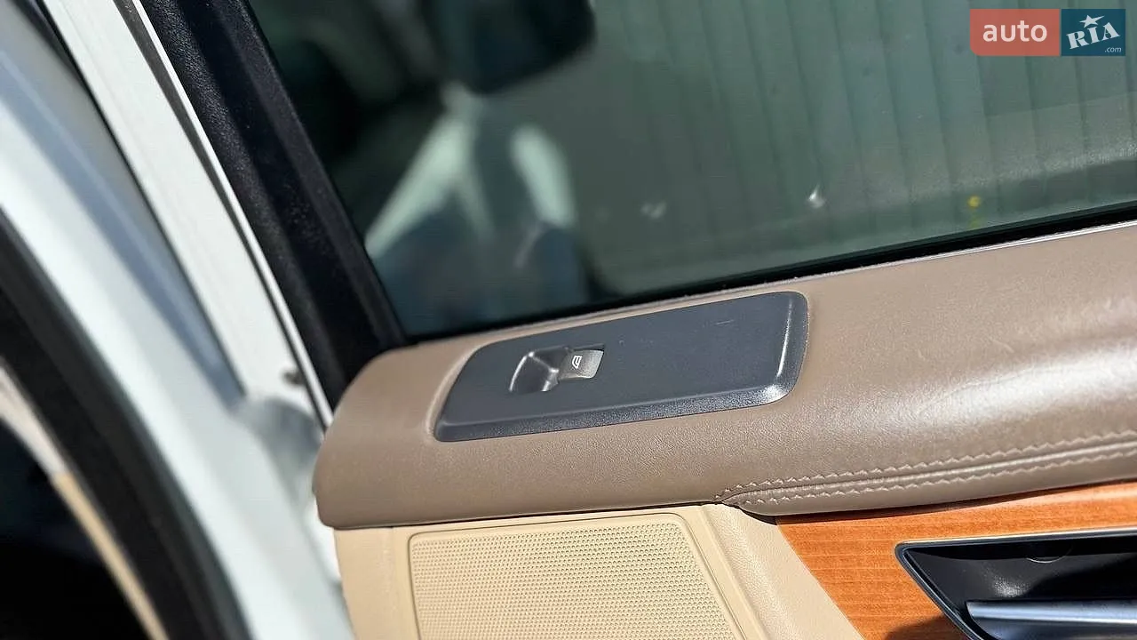 2016 Land Rover Discovery - мініатюра 120