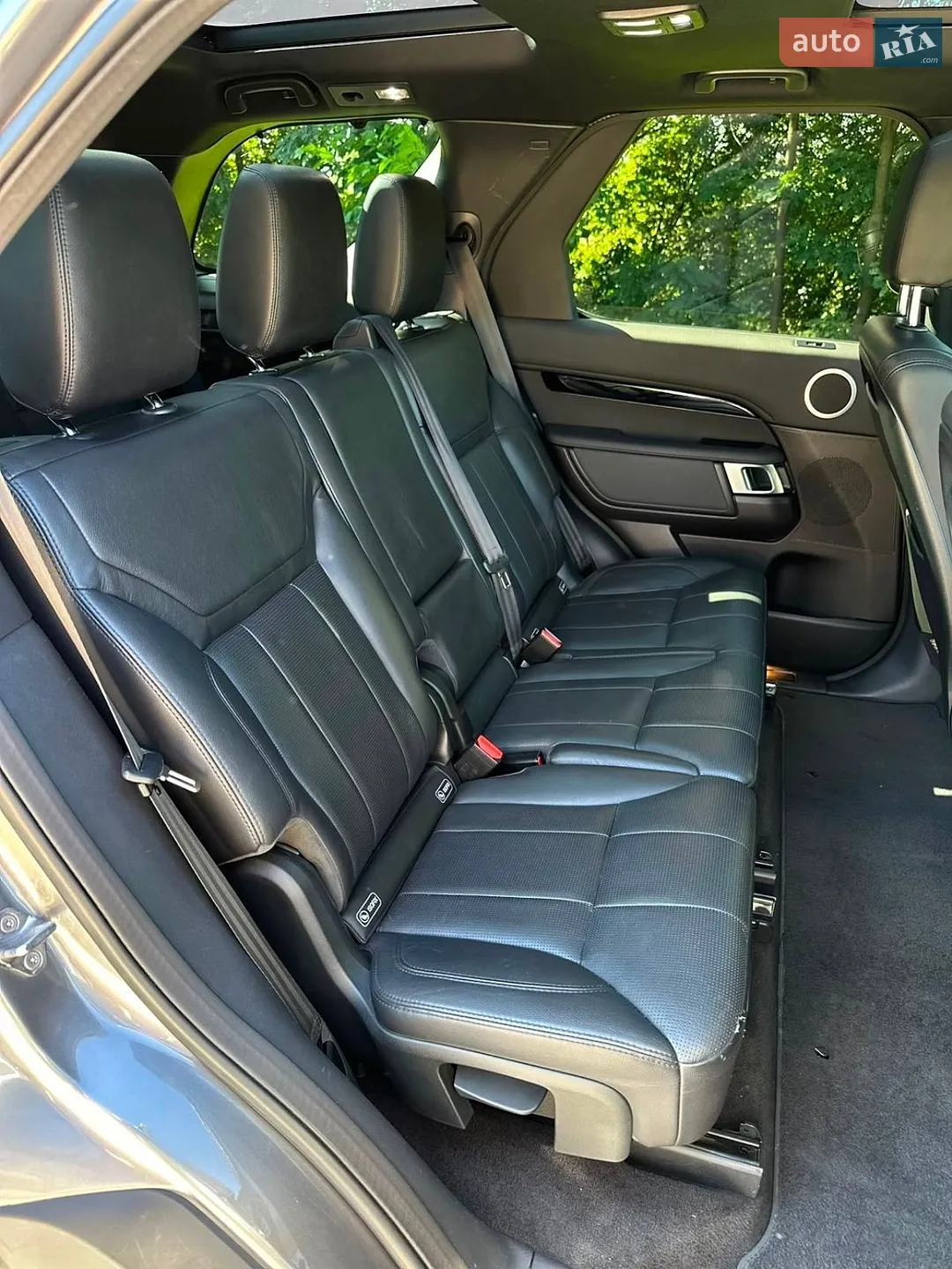2018 Land Rover Discovery - мініатюра 38