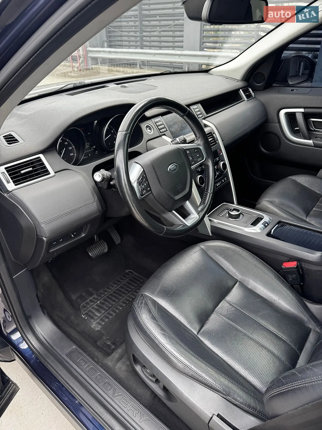 2016 Land Rover Discovery - мініатюра 17