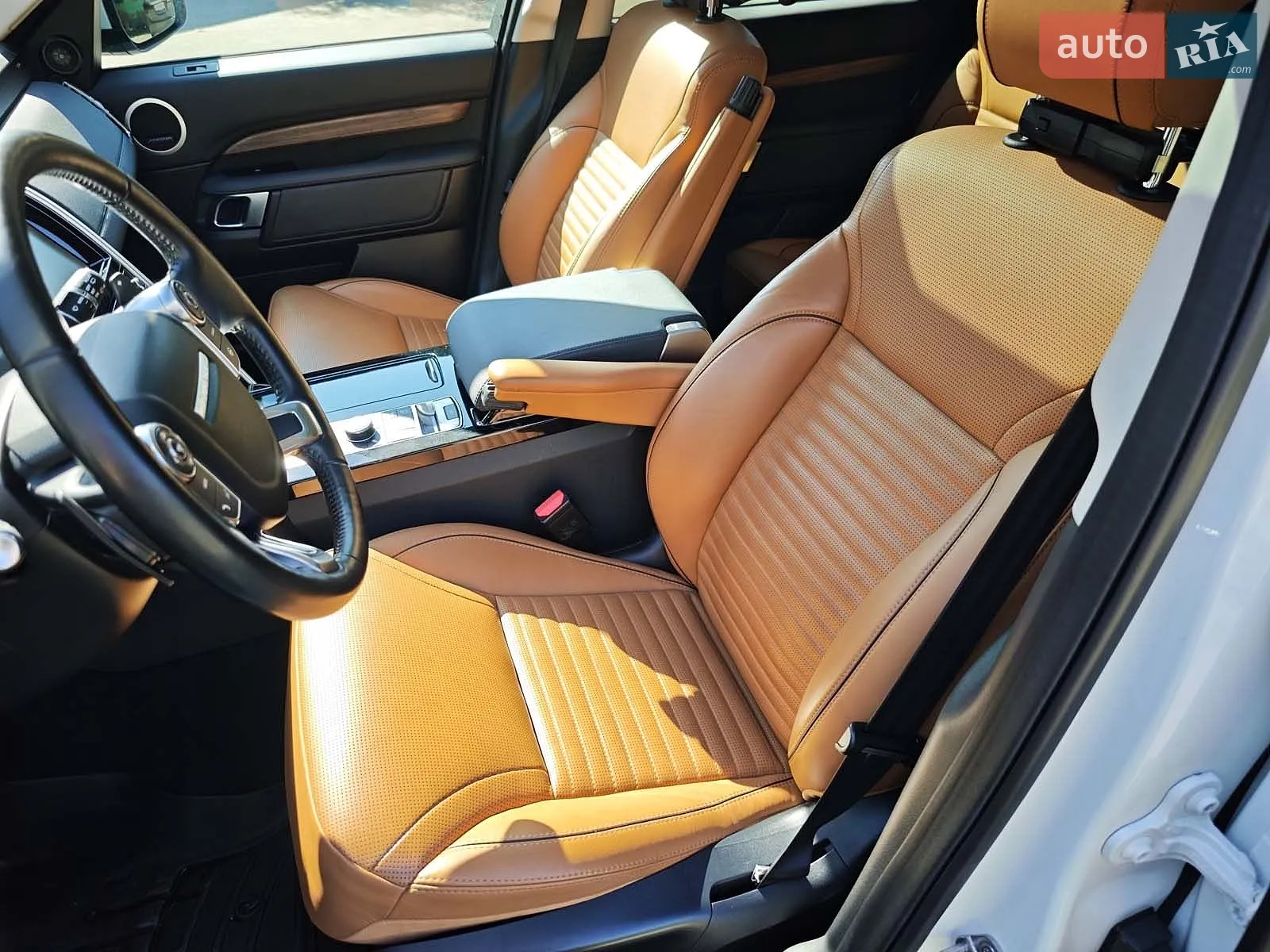 2017 Land Rover Discovery - мініатюра 28