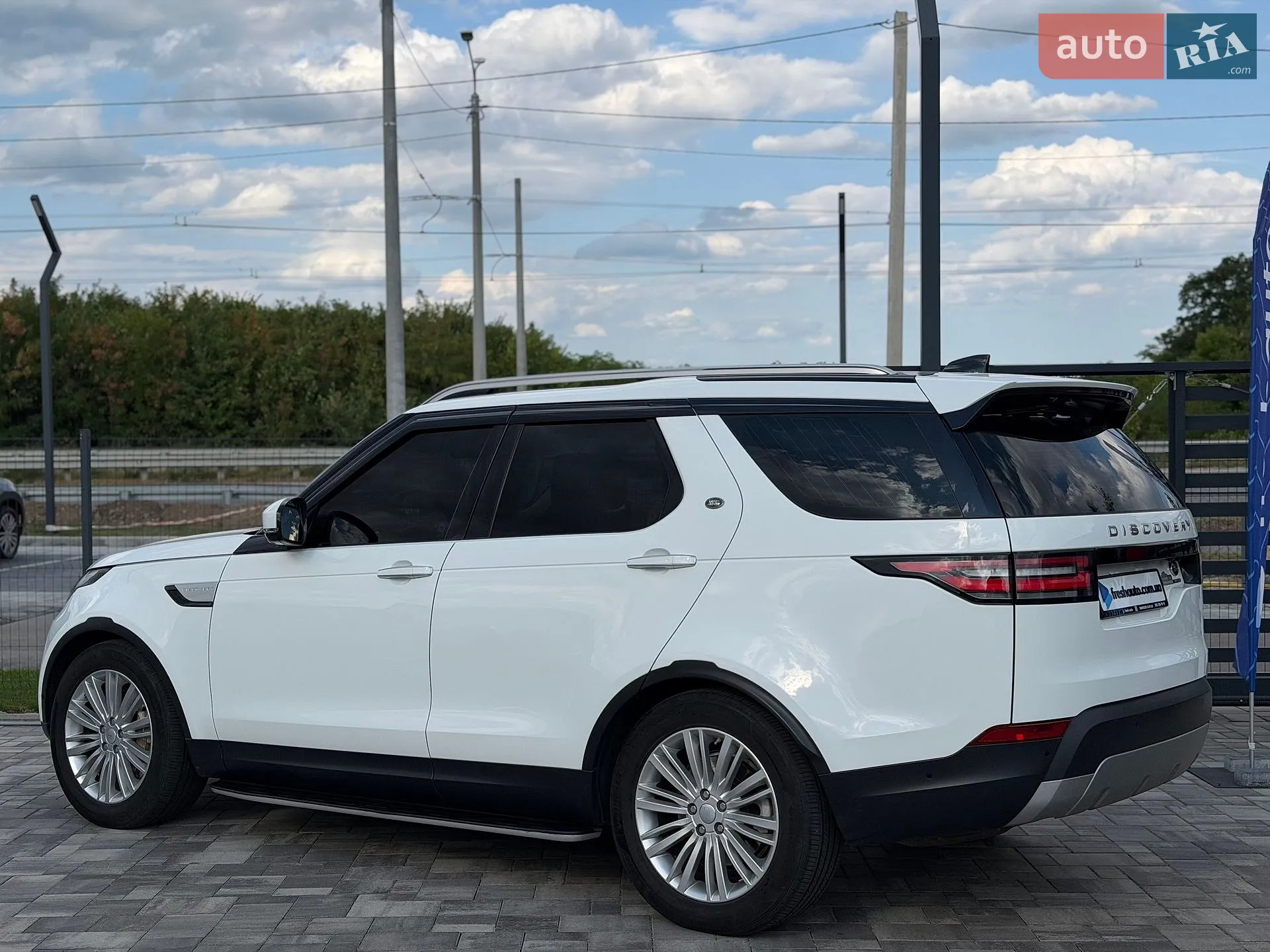 2018 Land Rover Discovery - мініатюра 8