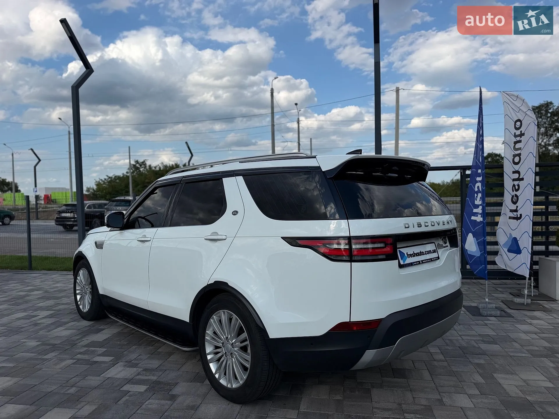 2018 Land Rover Discovery - мініатюра 10