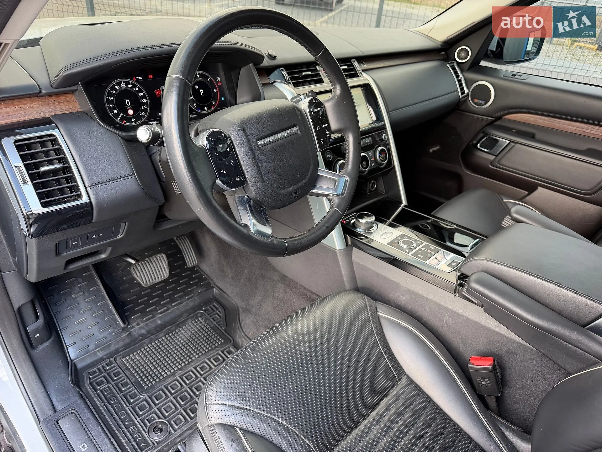 2018 Land Rover Discovery - мініатюра 13