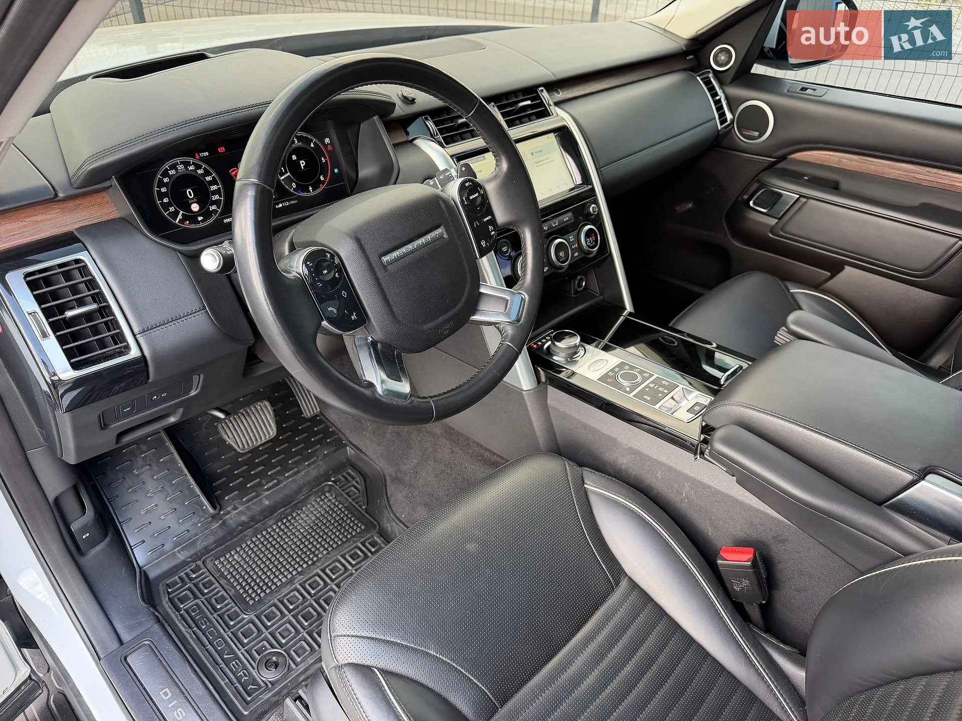 2018 Land Rover Discovery - мініатюра 16