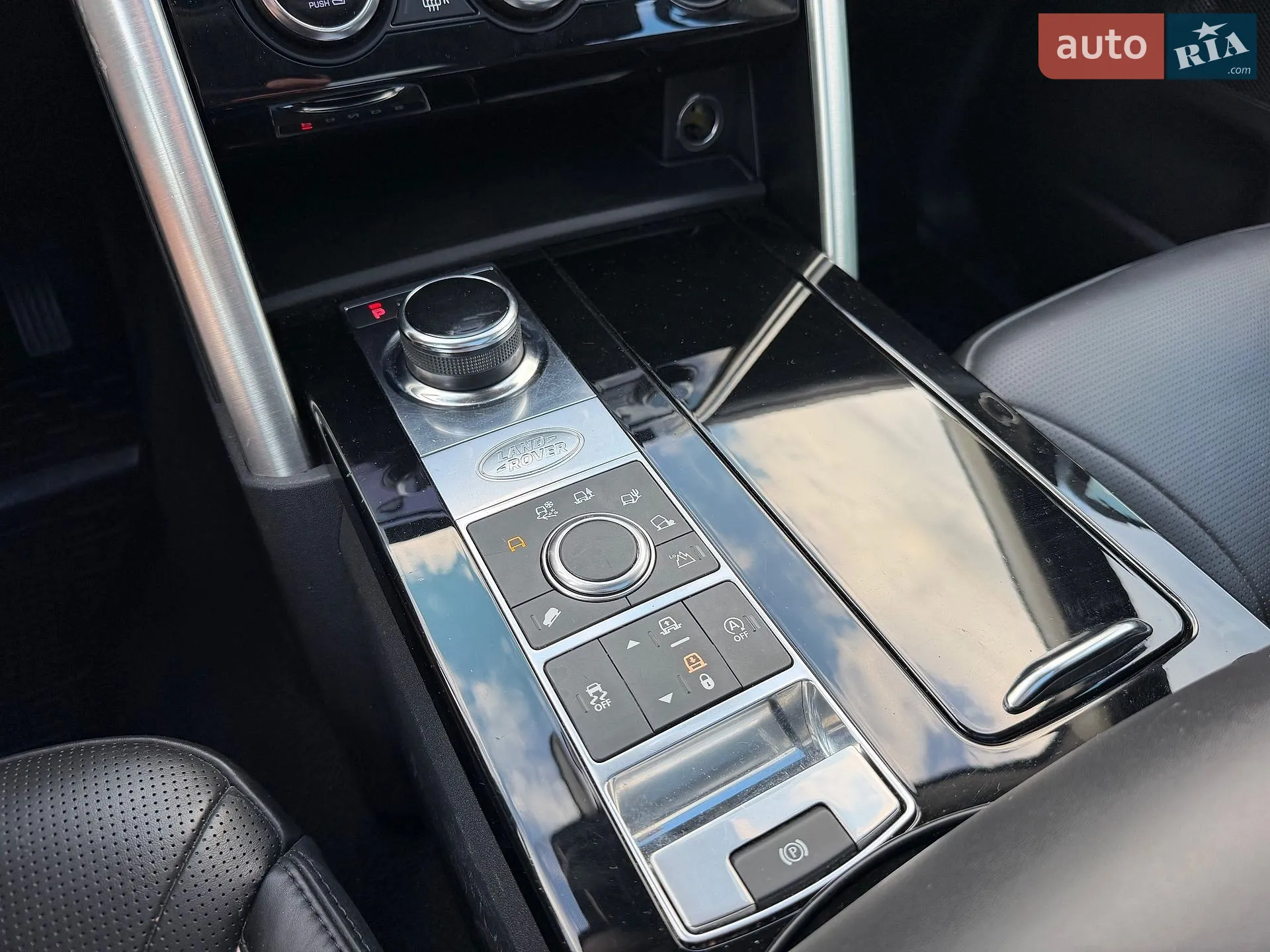 2018 Land Rover Discovery - мініатюра 20