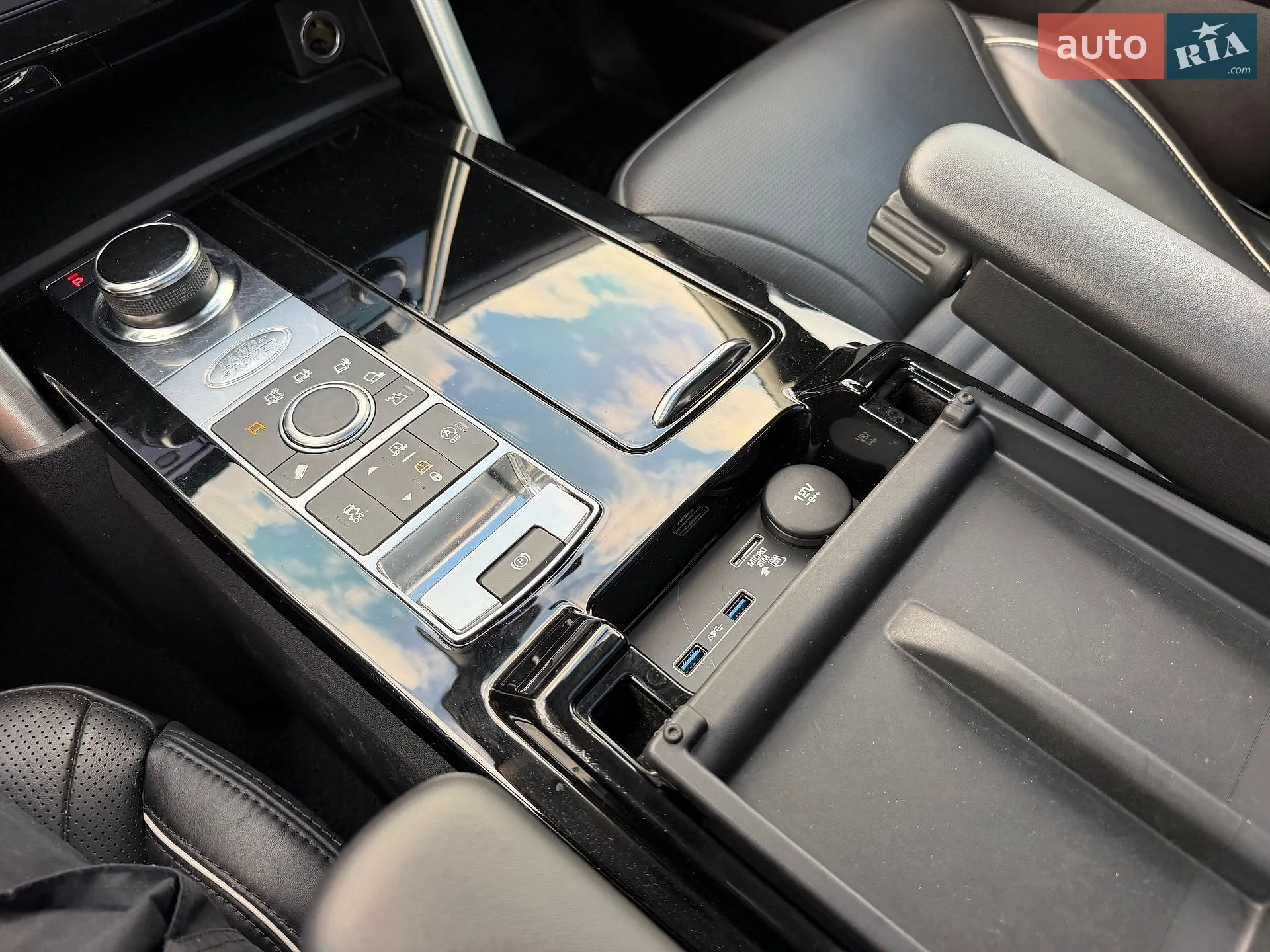 2018 Land Rover Discovery - мініатюра 26