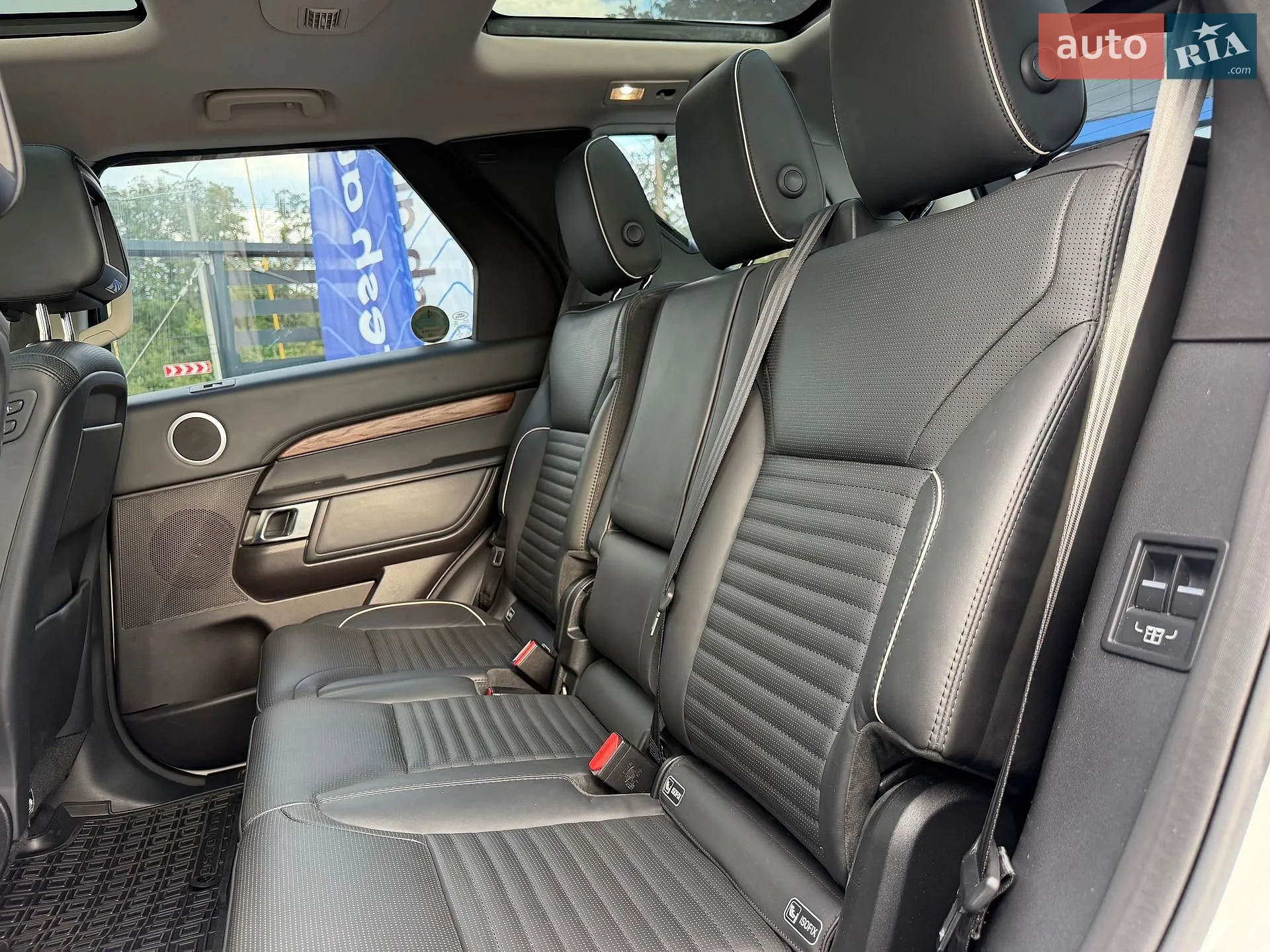 2018 Land Rover Discovery - мініатюра 29