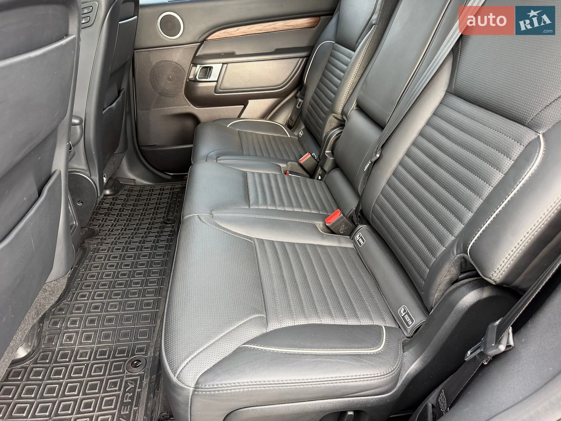 2018 Land Rover Discovery - мініатюра 28