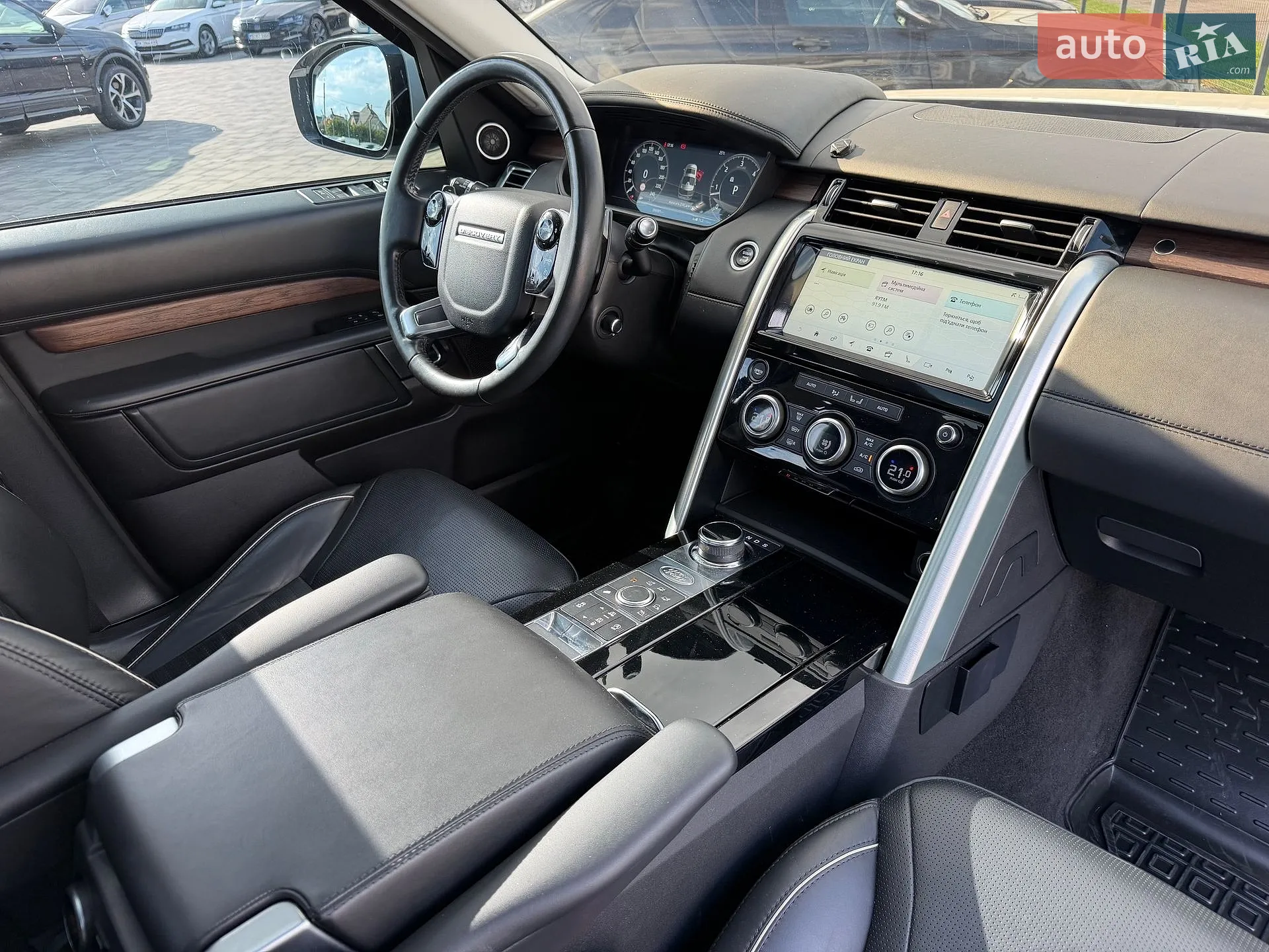 2018 Land Rover Discovery - мініатюра 35