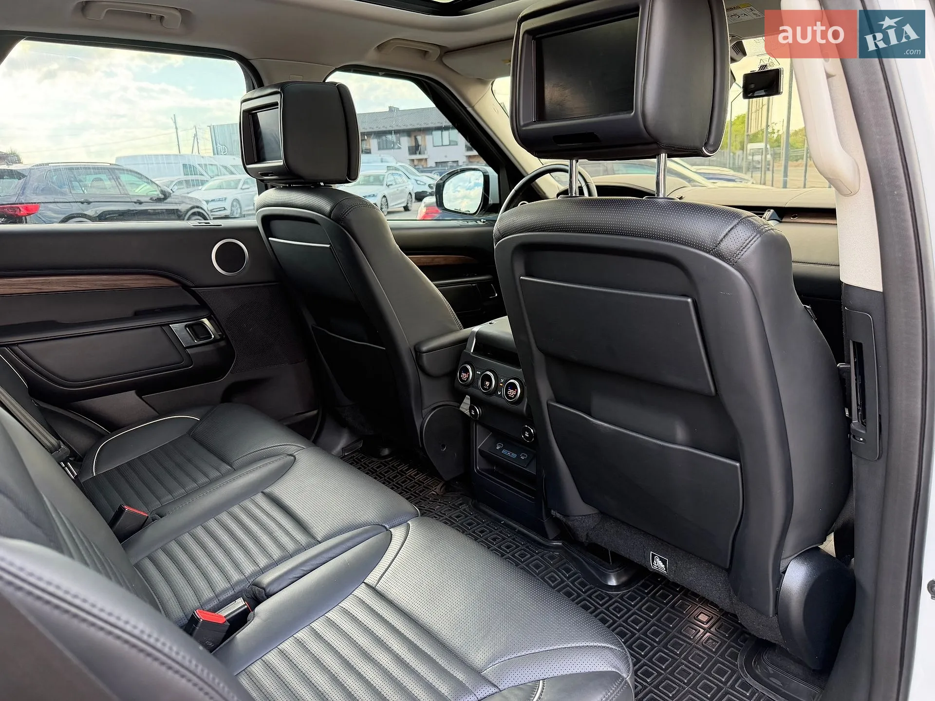 2018 Land Rover Discovery - мініатюра 38