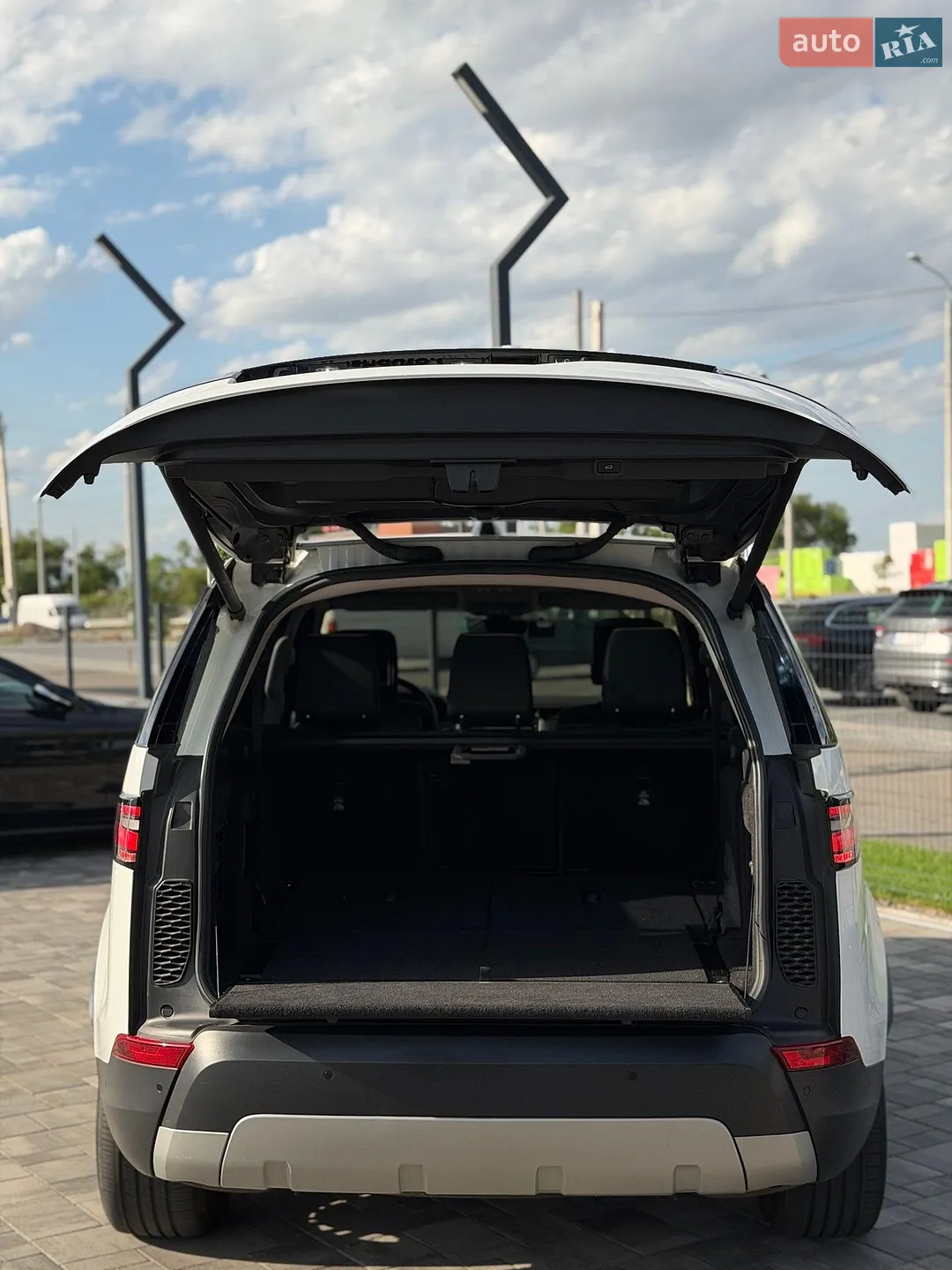 2018 Land Rover Discovery - мініатюра 40