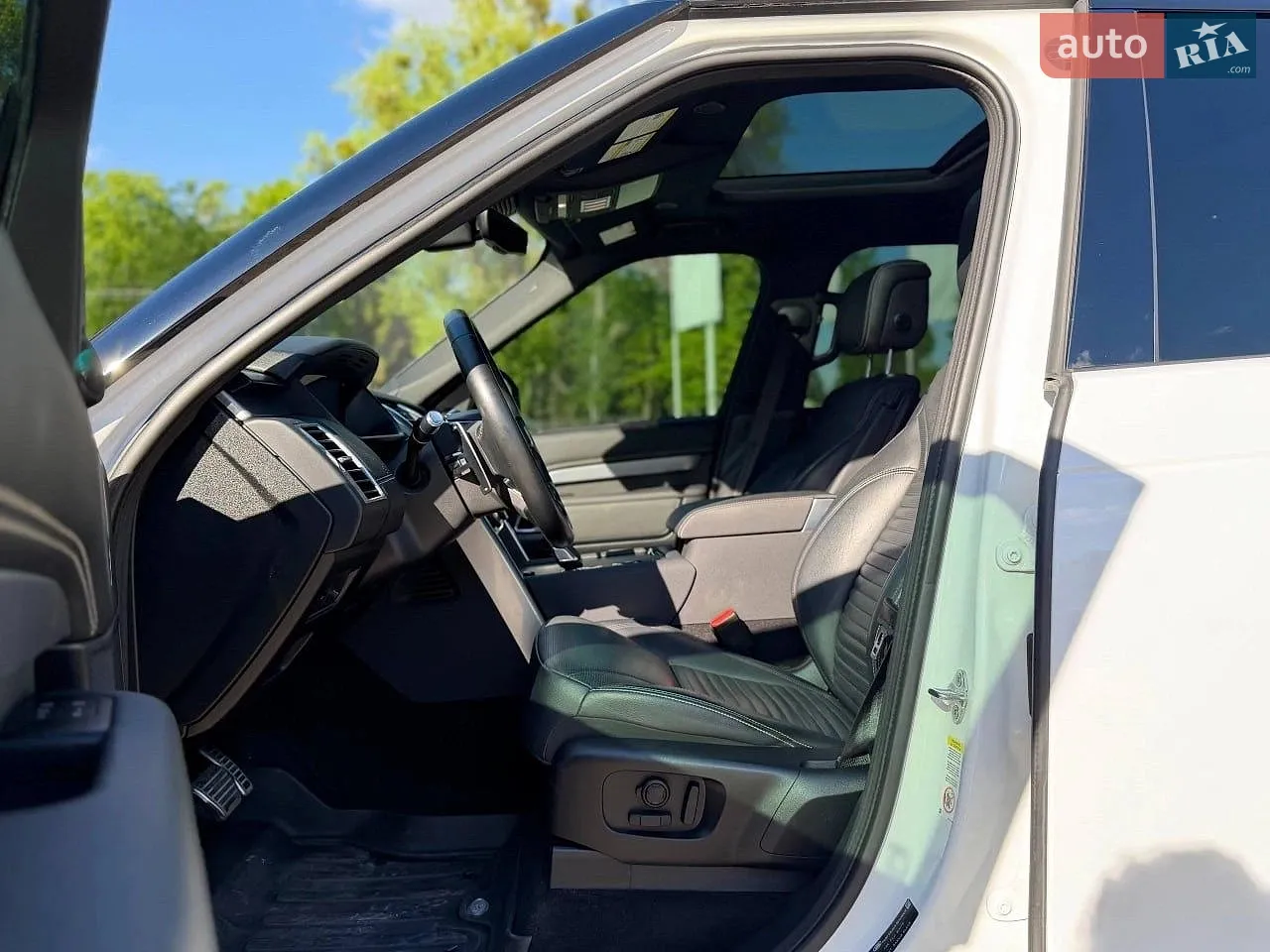 2021 Land Rover Discovery - мініатюра 34