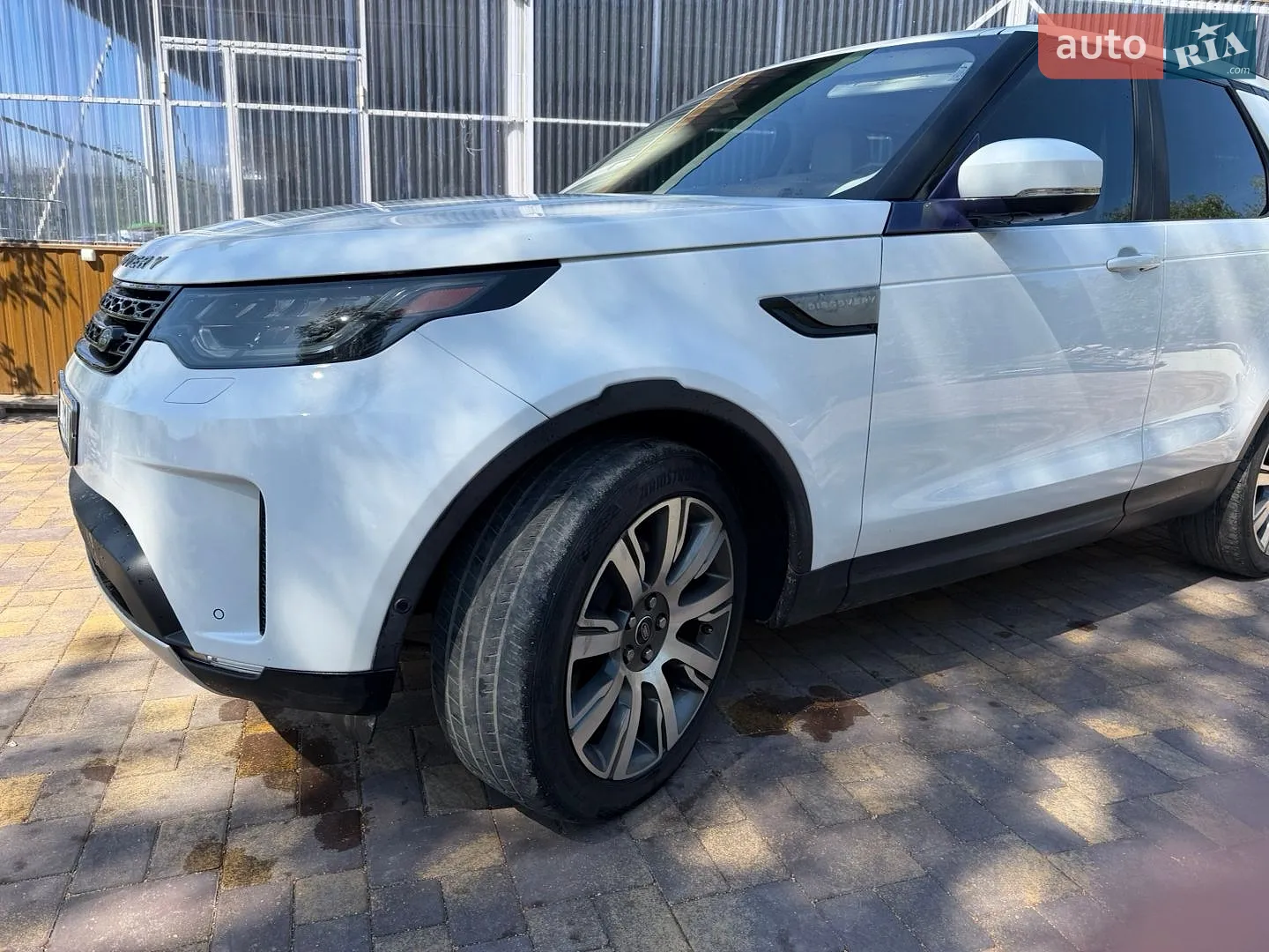 2017 Land Rover Discovery - мініатюра 2
