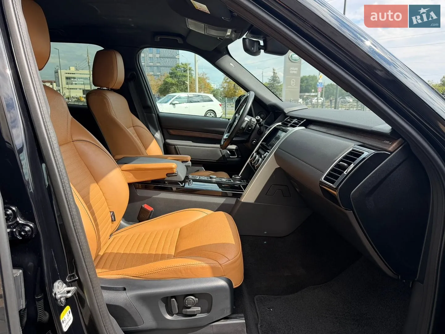 2019 Land Rover Discovery - мініатюра 34