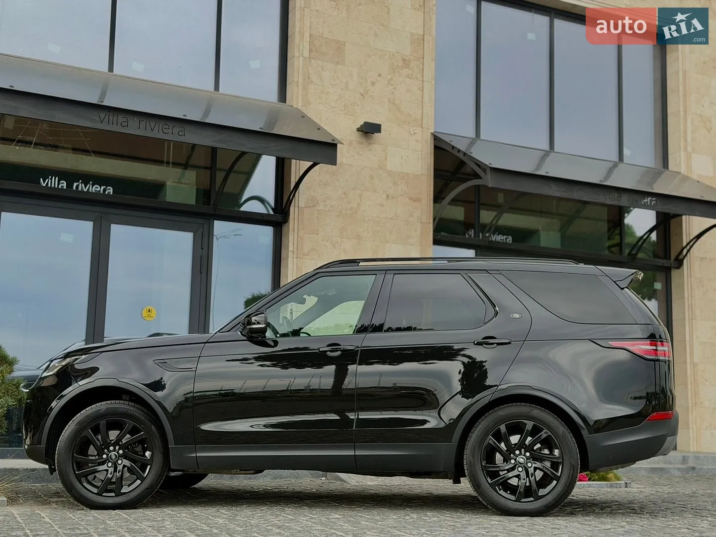 2017 Land Rover Discovery - мініатюра 15
