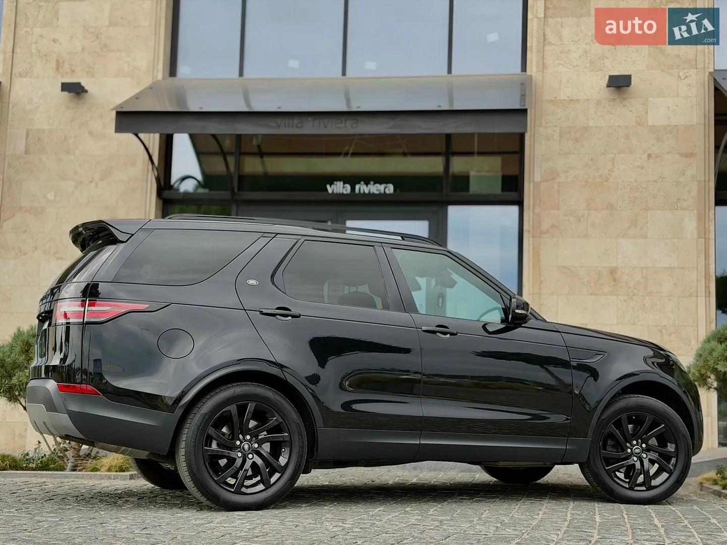 2017 Land Rover Discovery - мініатюра 17