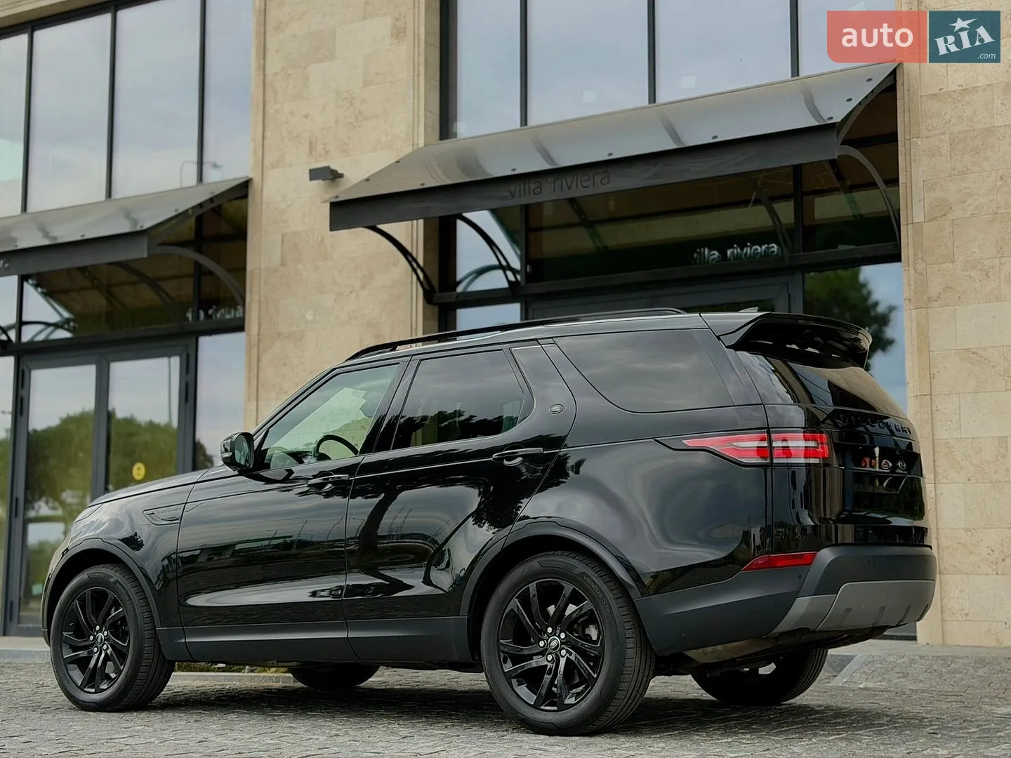 2017 Land Rover Discovery - мініатюра 24