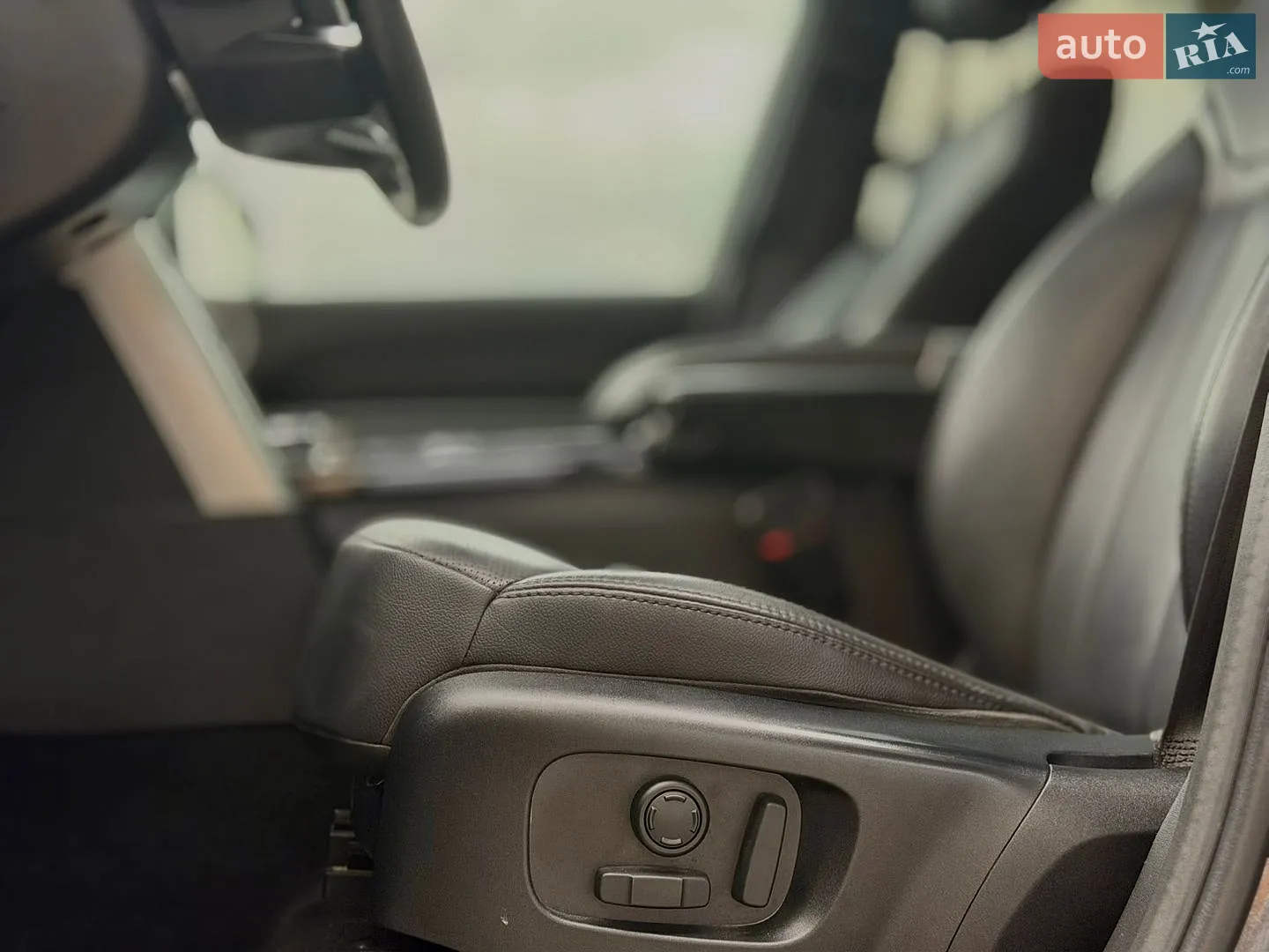 2017 Land Rover Discovery - мініатюра 52