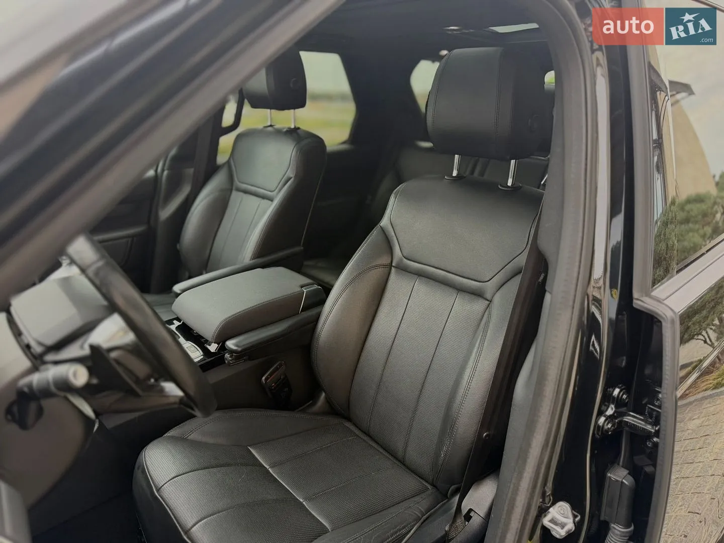 2017 Land Rover Discovery - мініатюра 54