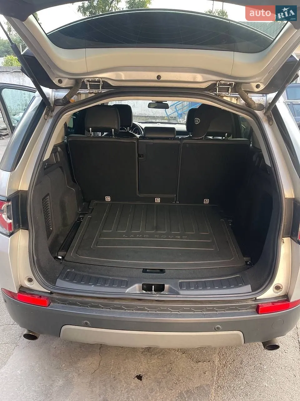 2016 Land Rover Discovery - мініатюра 9