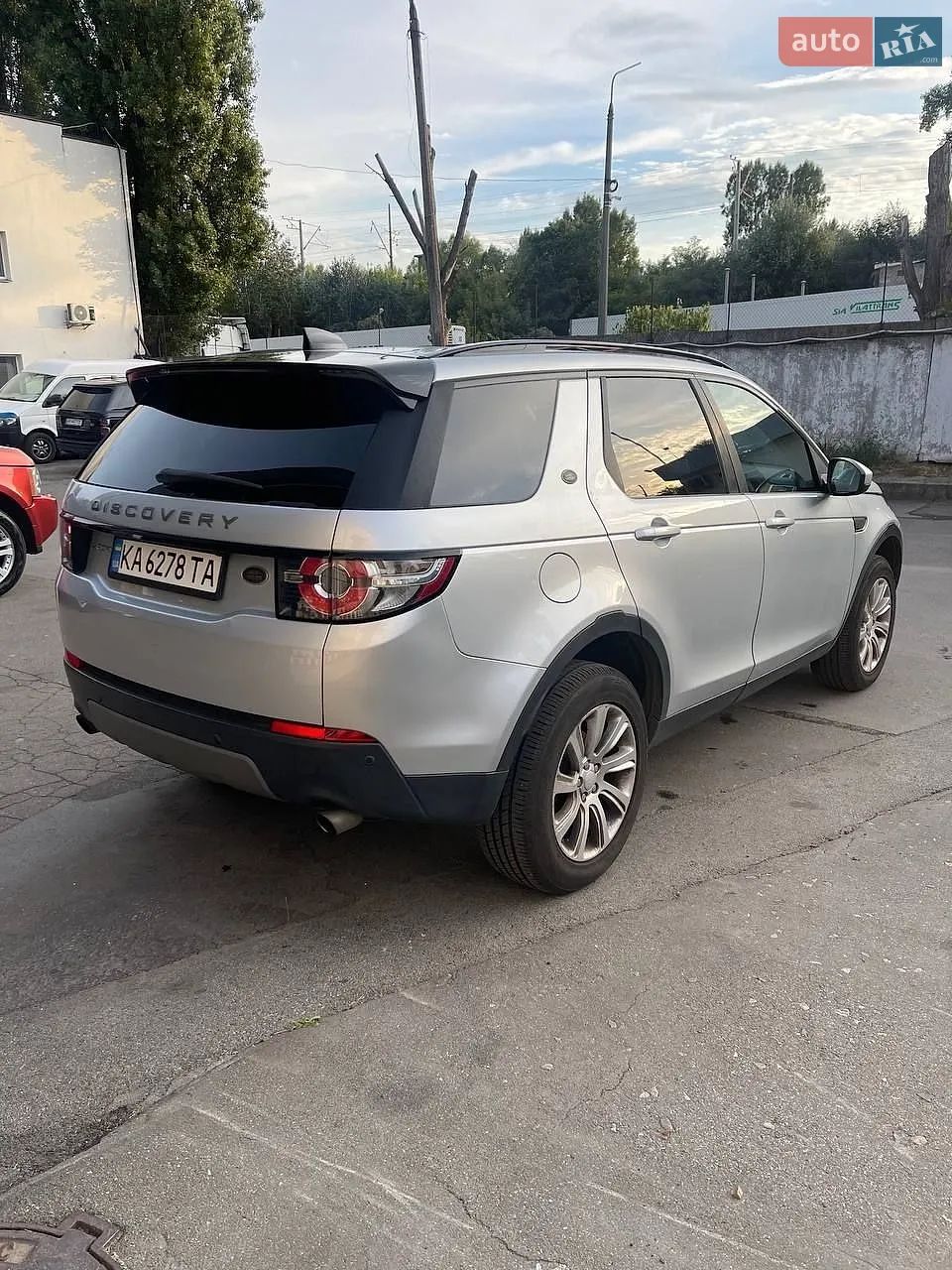 2016 Land Rover Discovery - мініатюра 11