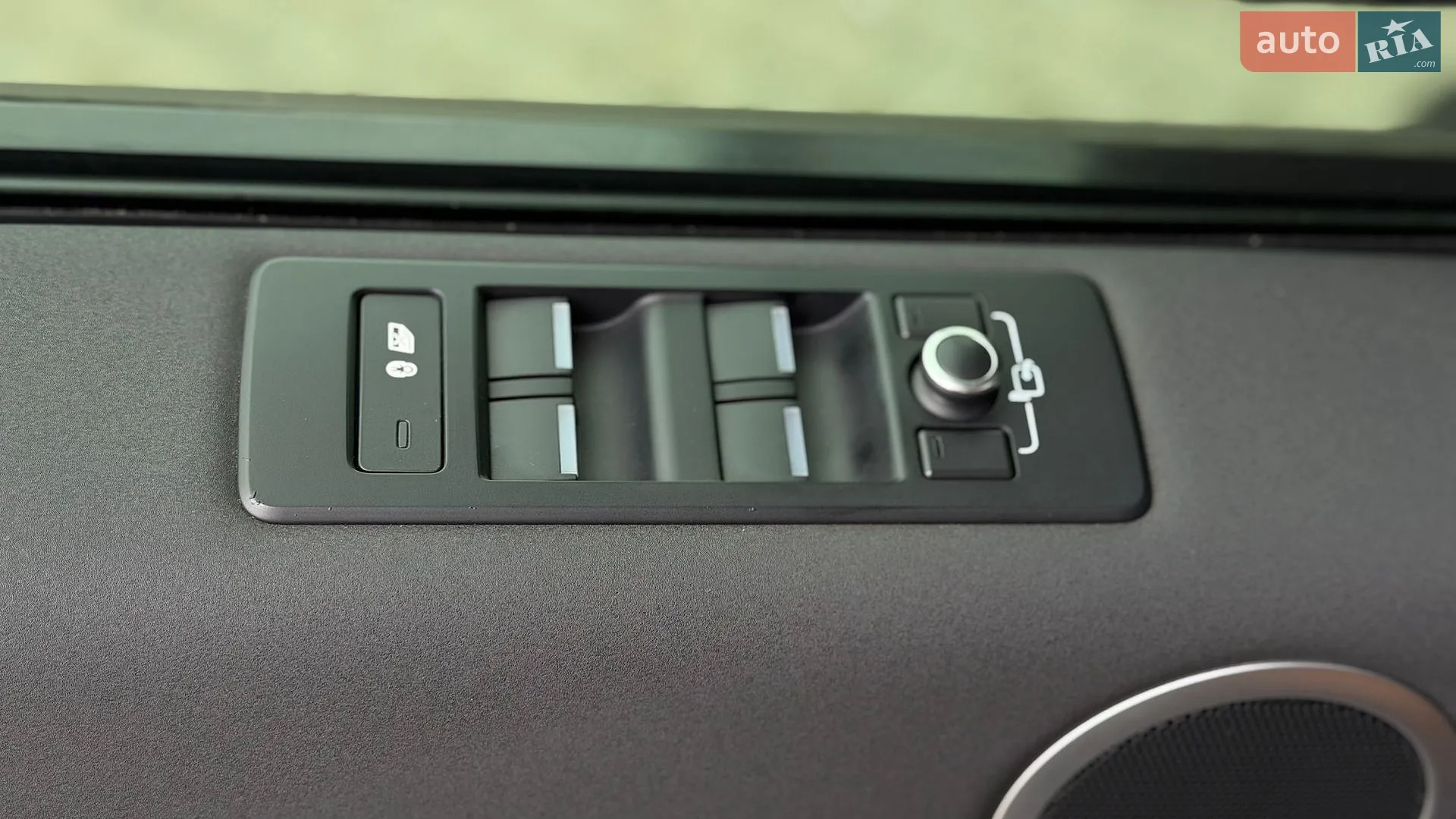 2018 Land Rover Discovery - мініатюра 22