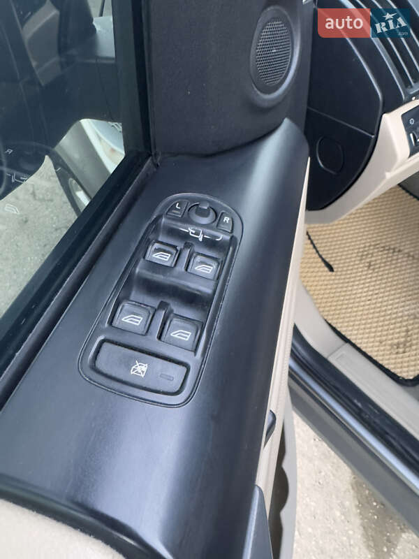 Позашляховик / Кросовер Land Rover Freelander 2009 в Чернівцях