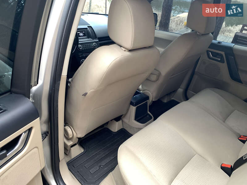 Внедорожник / Кроссовер Land Rover Freelander 2013 в Гадяче