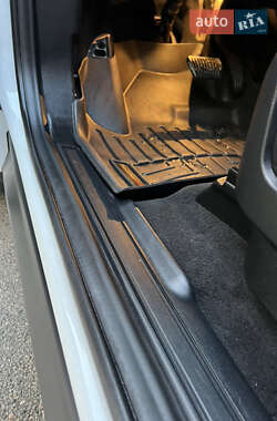 Позашляховик / Кросовер Land Rover Freelander 2013 в 