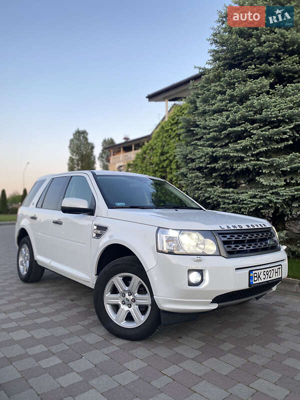 Позашляховик / Кросовер Land Rover Freelander 2011 в 