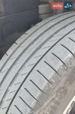 Позашляховик / Кросовер Land Rover Freelander 2014 в 