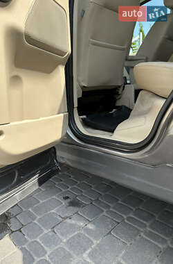Позашляховик / Кросовер Land Rover Freelander 2010 в 