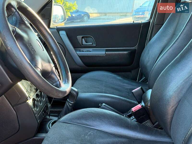 Позашляховик / Кросовер Land Rover Freelander 2003 в Львові