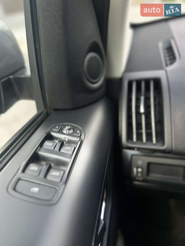 Позашляховик / Кросовер Land Rover Freelander 2013 в Рівному